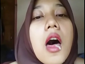 Indonesian Malay Hijabi Marketable 02