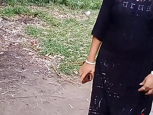 Black Clower Threads Bhabi Sexual congress In A outdoor ( Official Video Hard by Localsex31)