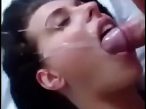 Cum unaffected by her face