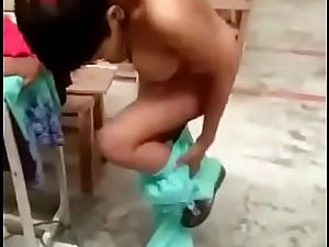 indian Garments plant working girl fucked by executive superior to before cam
