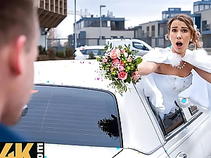 BRIDE4K  Rub-down the Connubial Limo Run after