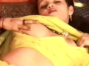 Hindu Hotty in Yellow Saree Tease