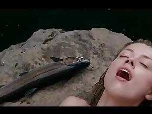Amber heard nude swimming in rub-down the river why