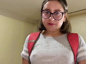 Mi compañero de clase accidentalmente se corre dentro de mí.